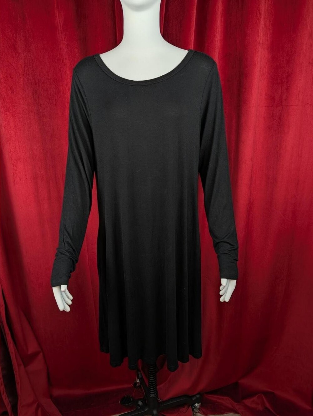HiMone Black Long Sleeve Dress with Pockets
